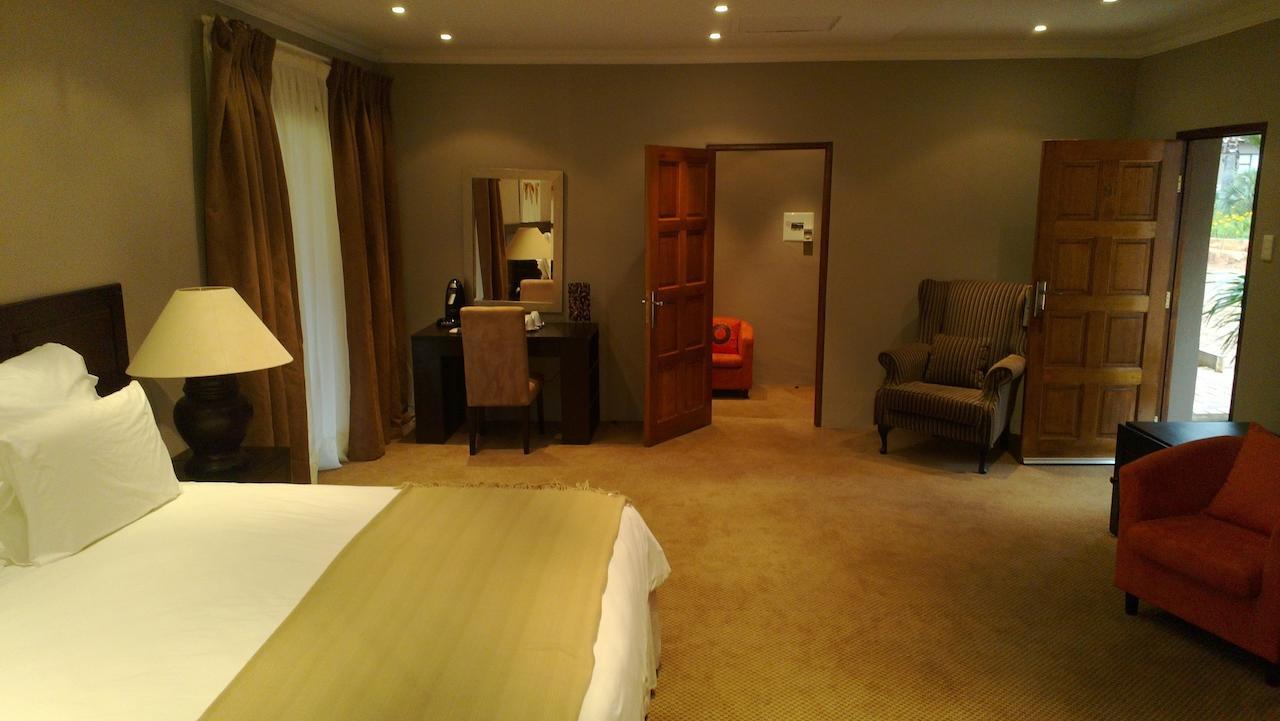 Woodridge Palms Boutique Hotel Swartruggens Exteriör bild